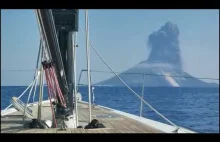 Uchwycony moment erupcji wulkanu na wyspie Stromboli