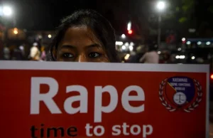 Indie: Ofiara gwałtu podpalona w drodze do sądu