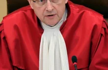 Niemcy: Trybunał rozszerzył prawa gejów do adopcji.