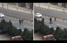 chiński rzut policjantem