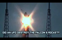 Tajemniczy obiekt przelatujący obok rakiety Falcon 9 sekundę przed wybuchem.