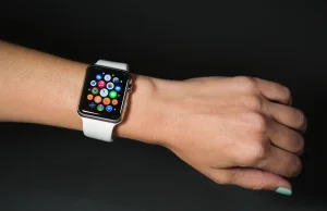 Po rozłożeniu Apple Watch Sport okazuje się że koszt jego wyprodukowania to $84.