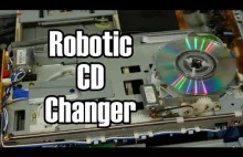 Odtwarzacz CD z "robotem" w środku.