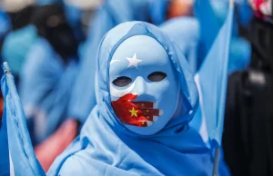 Chiński sposób na muzułmańskich "ekstremistów". Metody jak z powieści Orwella