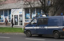 Napad na bank w centrum Częstochowy. Złodziej rabował pod nosem ochroniarzy