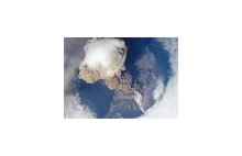 Wulkan chwilę po wybuchu. Widok ze stacji kosmicznej