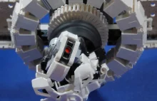 GlaDOS z Lego