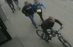 Ukradł rower na Półwiejskiej w Poznaniu. Kto rozpoznaje złodzieja?