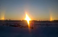 Trzy "słońca" na niebie nad Omskiem rozpaliły wyobraźnię Rosjan