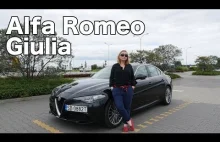 Kobieta stara się testować samochody - Alfa Romeo Giulia