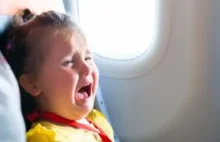 Japońska linia lotnicza pokazuje jak uniknąć siedzenia koło dzieci w samolocie