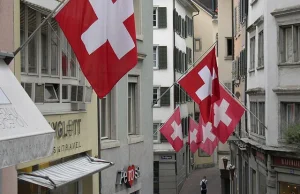 Szwajcarzy chcą waluty opartej na złocie