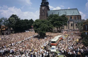 "Niech zstąpi Duch Twój i odnowi oblicze ziemi". Unikatowe zdjęcia sprzed 40 lat