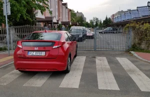 [21.05.2017-Krosno] Miszcz parkingowy - 3 wykroczenia za jednym razem