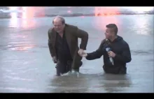 Dziennikarz ratuje faceta z tonącego samochodu!