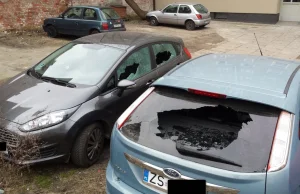 powybijane szyby w Szczecinie w samochodach
