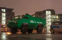 Szokujące nagranie jak policja jest atakowana przez "Arabów" w Berlinie (ANG)