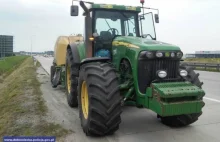Zajmował półtora pasa!!! Jechał traktorem z prasą do słomy po autostradzie A4 :)
