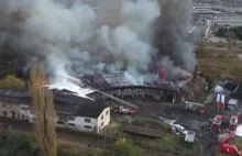 Niemal doszczętnie spłonęła 100-letnia parowozownia w Świdnicy