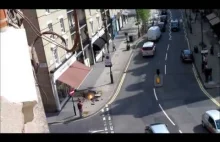 W Londynie wybuchają chodniki