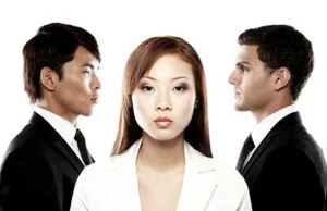 Chiński ekonomista: Dwóch mężczyzn powinno móc poślubić jedną kobietę