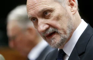 Śmigłowce dla polskiej armii. Macierewicz sugeruje, że trzeba unieważnić...