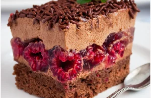 Ciasto tortowe z malinami i kremem - I Love Bake