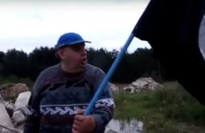 Krzysztof Kononowicz spalił flagę ISIS: "Chcę was zabijać!" [WIDEO]