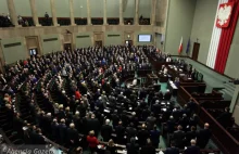 Sejm odrzucił senackie poprawki do ustawy o OZE. Zostają przepisy...