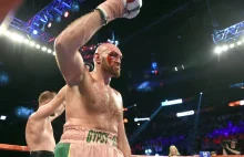 Zakrwawiony Tyson Fury wygrywa [WIDEO]