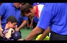 Roger Federer uratował młodego fana przed zgnieceniem