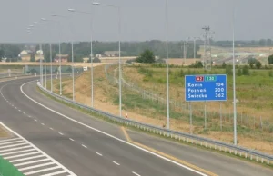 Samochód jechał autostradą A2 pod prąd. "W ostatniej chwili odbiłem na...