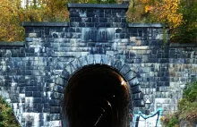 Wałbrzyski spontan - tunele, szyb i Mały Wołowiec