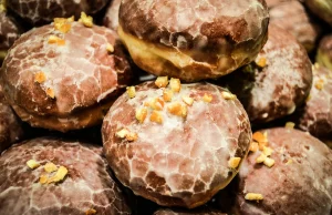 Pączkowo-podatkowy absurd: 3 różne stawki VAT na pączki