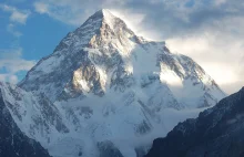 Polak na szczycie K2! Wielki sukces Waldemara Kowalewskiego