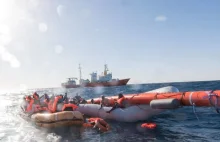 Włochy: Ponad 500 migrantów uratowanych w weekend na morzu