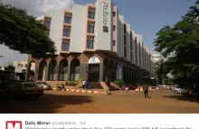 Atak na luksusowy hotel w stolicy Mali. Słychać strzały i eksplozje,...