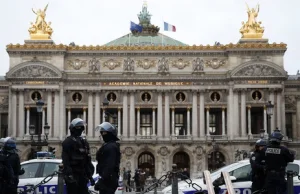 Francja: Prawie 300 zatrzymanych przed protestami "żółtych kamizelek"