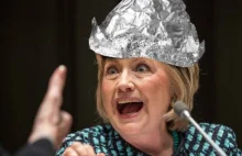 Hillary Clinton obiecuje zamknięcie stron z "teoriami spiskowymi"[eng].