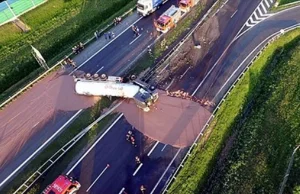 Wypadek na autostradzie. Czekolada zablokowała drogę