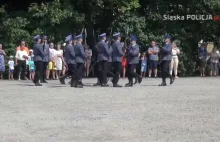 Pokaz musztry śląskiej policji.