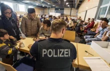 Imigranci z Niemiec przechodzą na polską stronę. Poza kontrolą