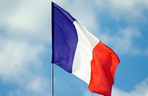 We Francji stabilnie: 200 "młodych" przypuściło szturm na supermarket