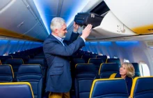 Ryanair jednak pozwoli zabrać pasażerom bagaż podręczny do 10kg za darmo...