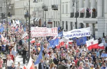 Policja podtrzymuje sobotnie wyliczenia dotyczące uczestników marszu KOD