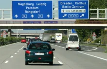 Niemcy: 8-latek po raz kolejny ukradł rodzicom samochód. Pędził 180 km/h...