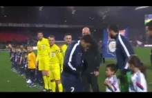 Thiago Silva dał swoją kurtkę zmarzniętemu chłopcu przed meczem