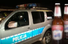 Policjanci na sygnale gnali do śmietnika, żeby wyrzucić butelki po piwie