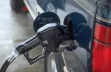 Kierowcy samochodów z kratką jeszcze w tym roku odliczą VAT za paliwo?
