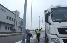 Na A4 policja zatrzymywała ciężarówki i szukała lodu na naczepach - czy w...